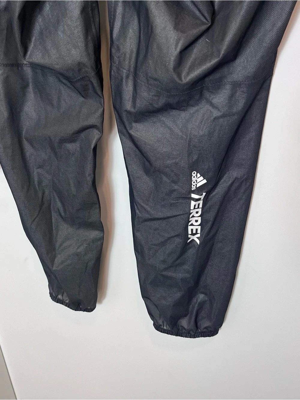 adidas lightweight black